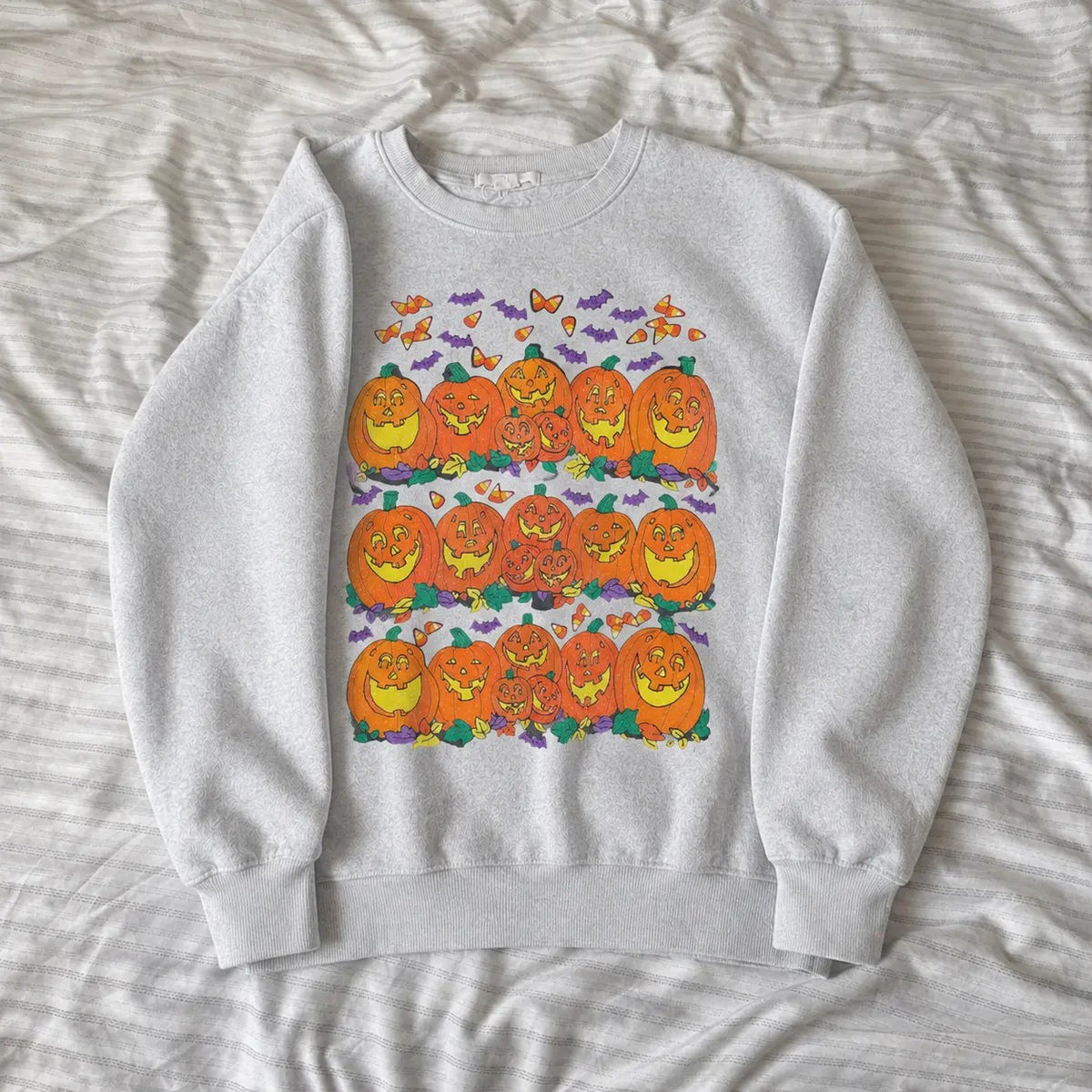 Vintage 90s Halloween Skeleton Trick or Treat Pumpkin Graphic T-Shirt / Sweatshirt / Hoodie